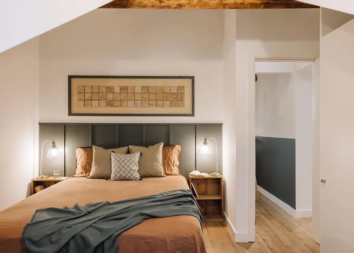 Bubion - 2 Bedrooms In Santo Antonio Lisboa