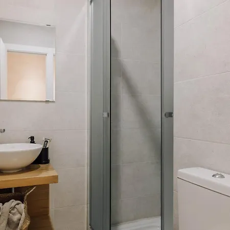 Bubion - 2 Bedrooms In Santo Antonio * ליסבון